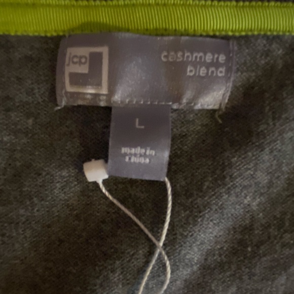 JCP V-Neck Argyle Sweater - Picture 13 of 13